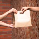 外壁塗装の差し入れは必要？職人に喜ばれる渡し方と気を付けたいポイント